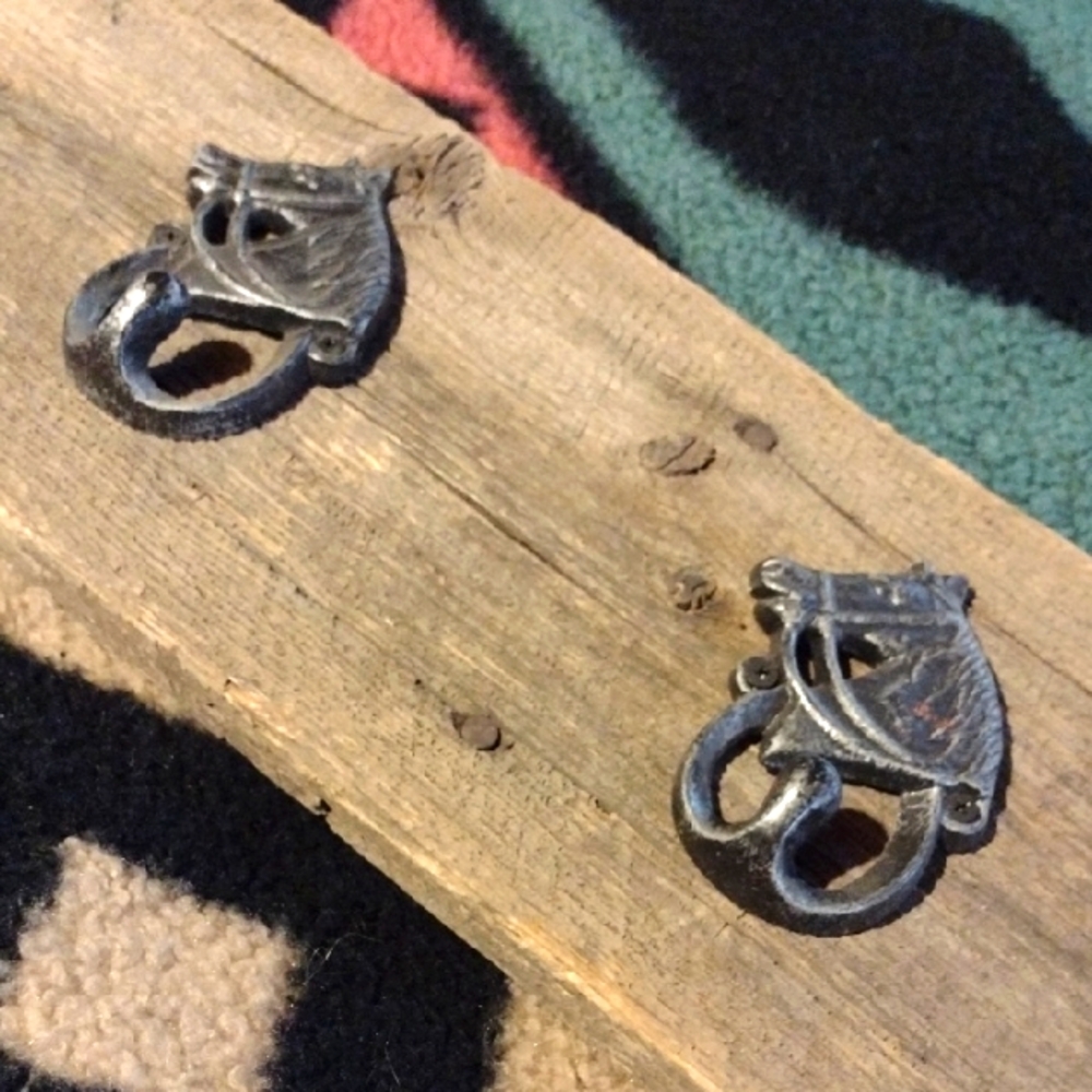 Vintage Metal Wall Hooks, Barn Lumber, ẞHorses